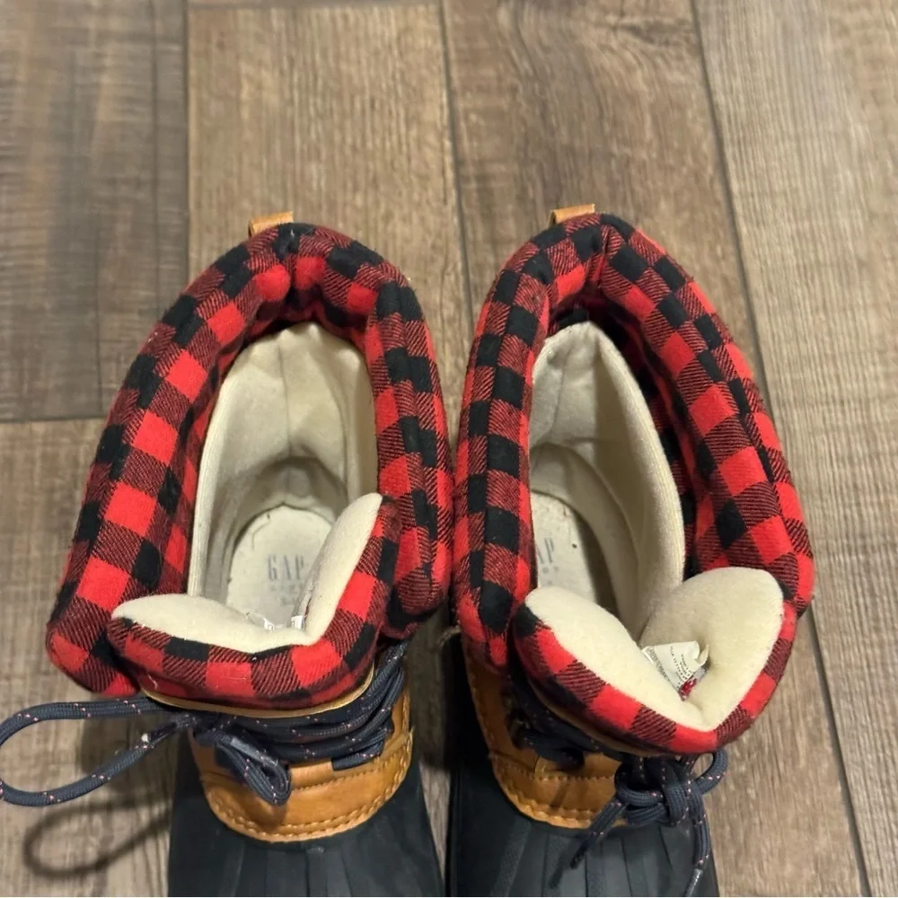 Gap Kids Buffalo Check Plaid Duck Boots 3M Thinsulate Boys Size 3/4